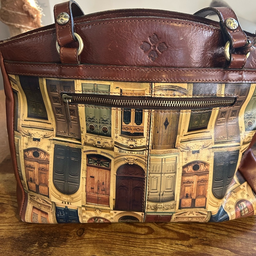 Patricia Nash Brown Shoulder Bag with Artistic Panel - Picture 2 of 8